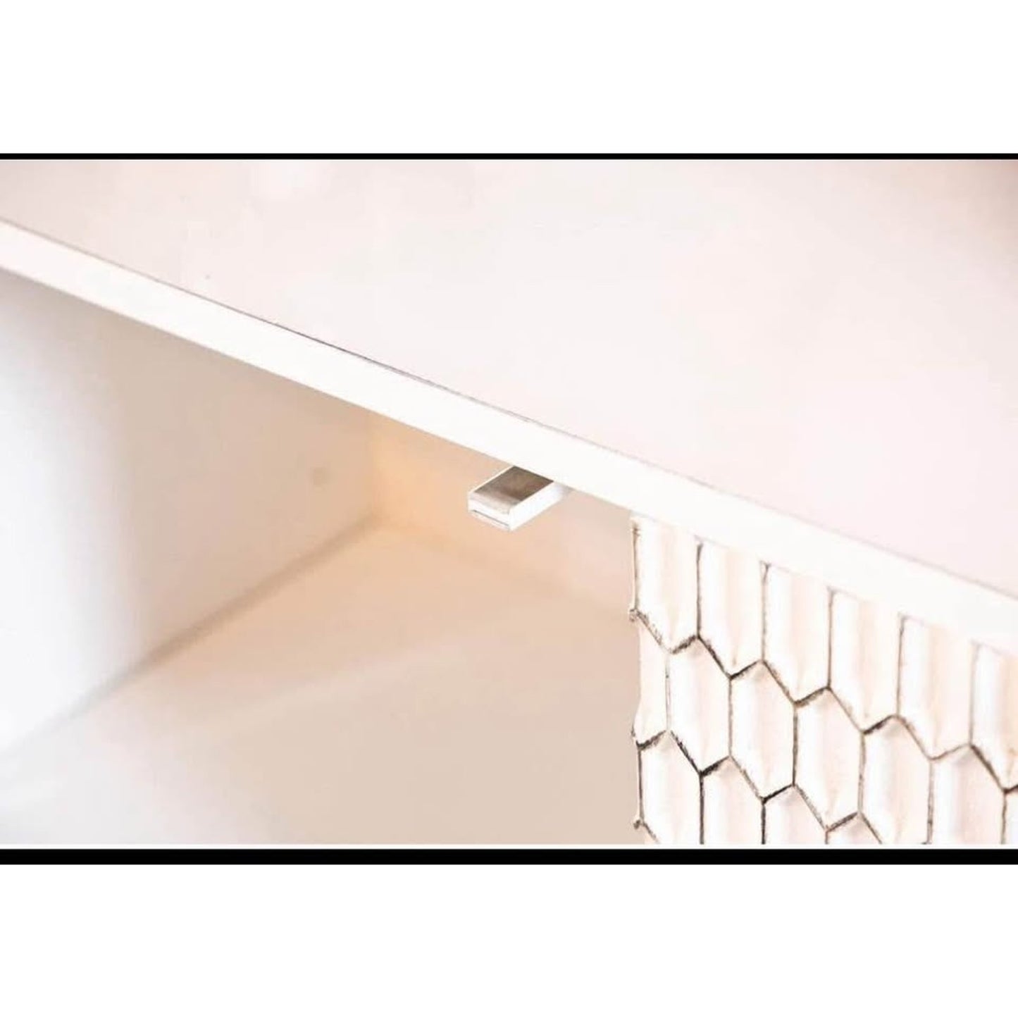 Coaster Home Furnishings Rectangular 2-Door White Accent Cabinet (953401)