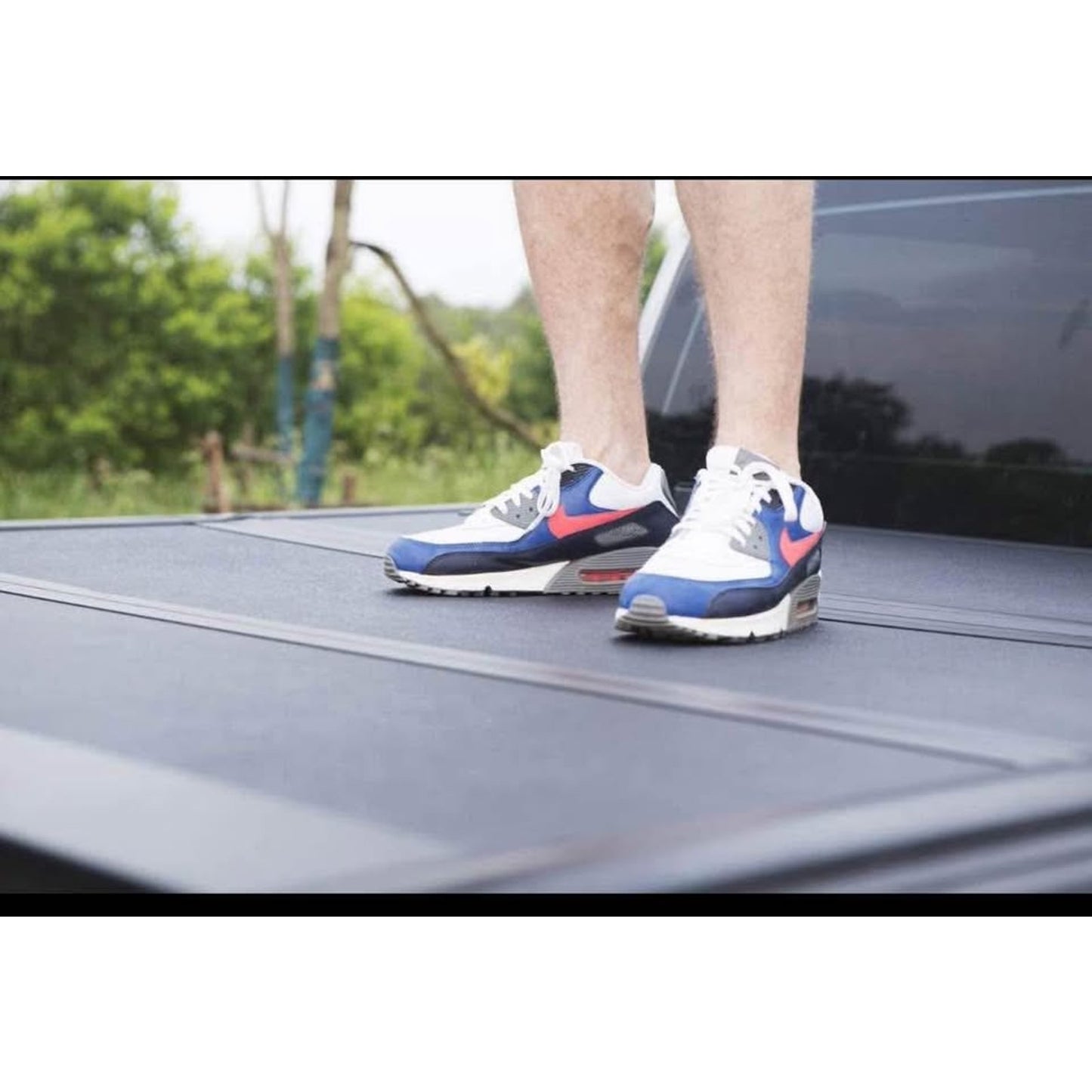 XCOVER Low Profile Hard Folding Truck Bed Tonneau Cover, Compatible with 2022-2025 Frontier 5' Bed,