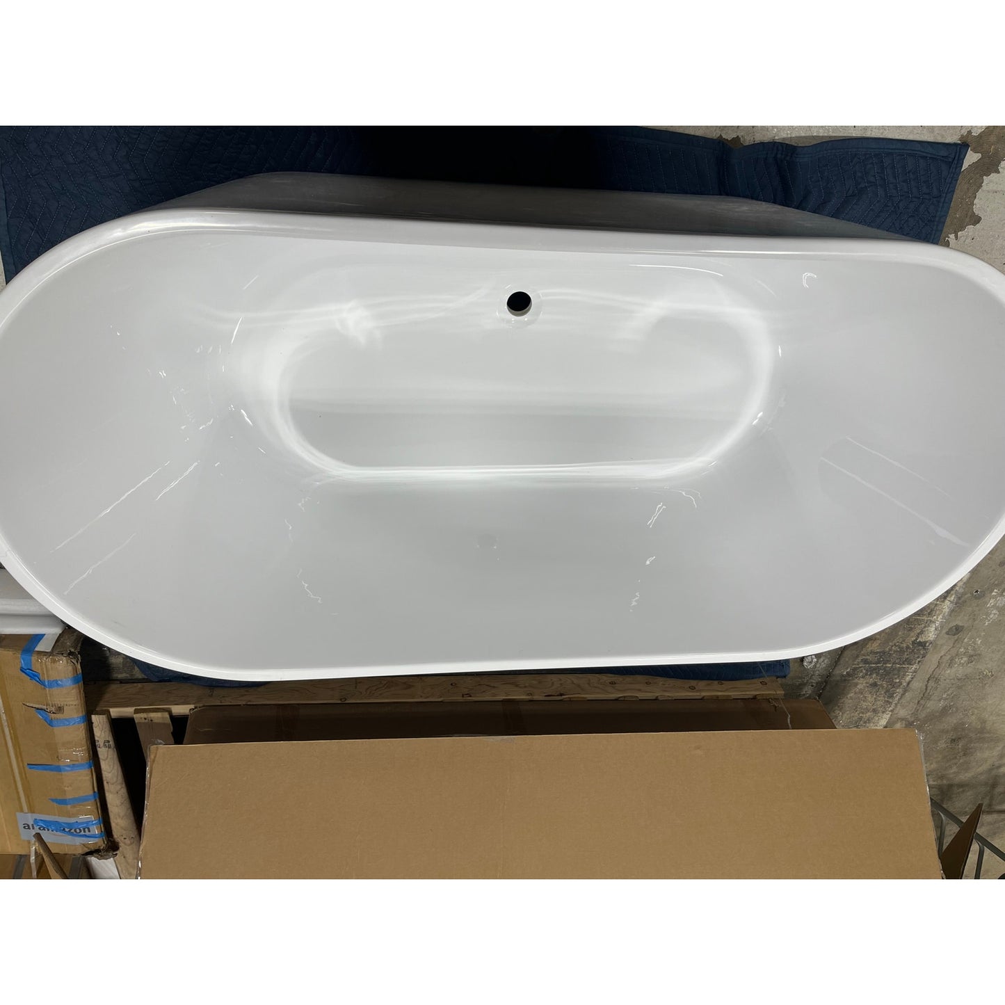FerdY 67" Shangri-La Elite, Acrylic Freestanding Bathtub