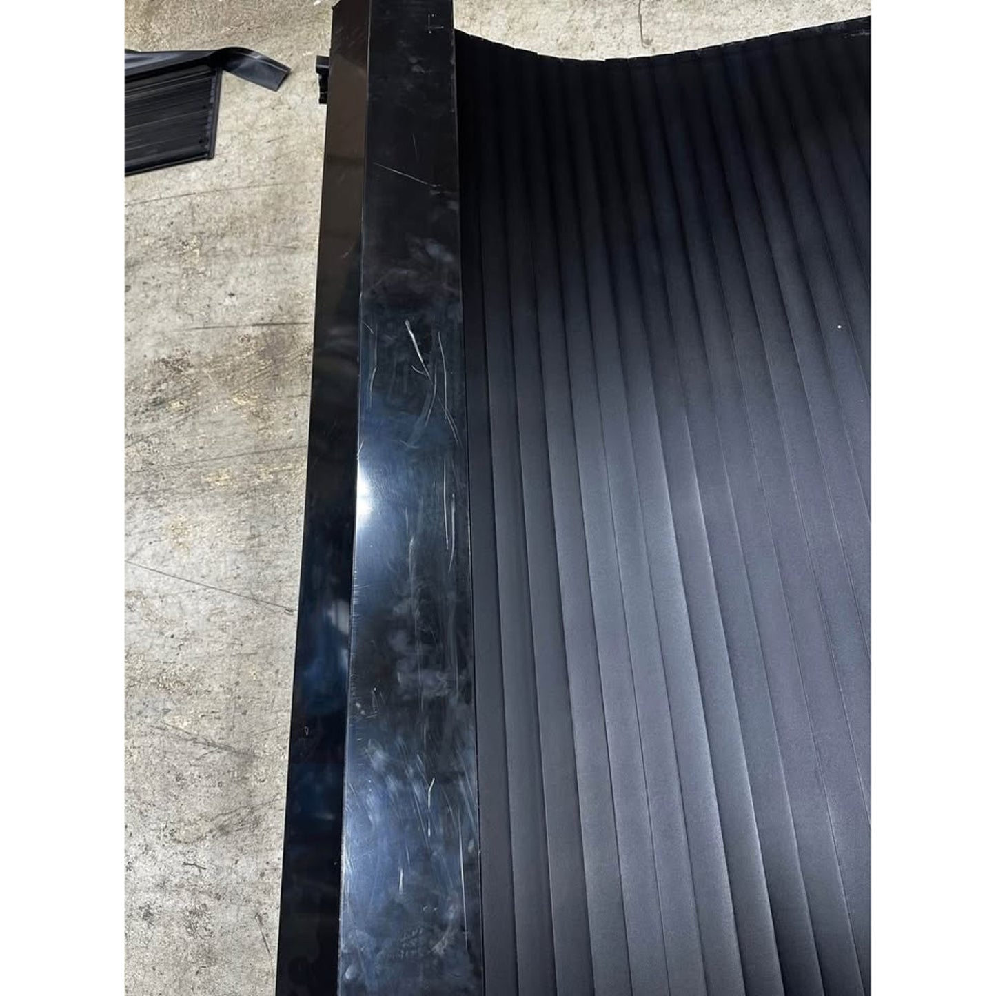 Hard Retractable Truck Bed Tonneau Cover Compatible with 2019-2025 Chevy Silverado&GMC Sierra 1500 w
