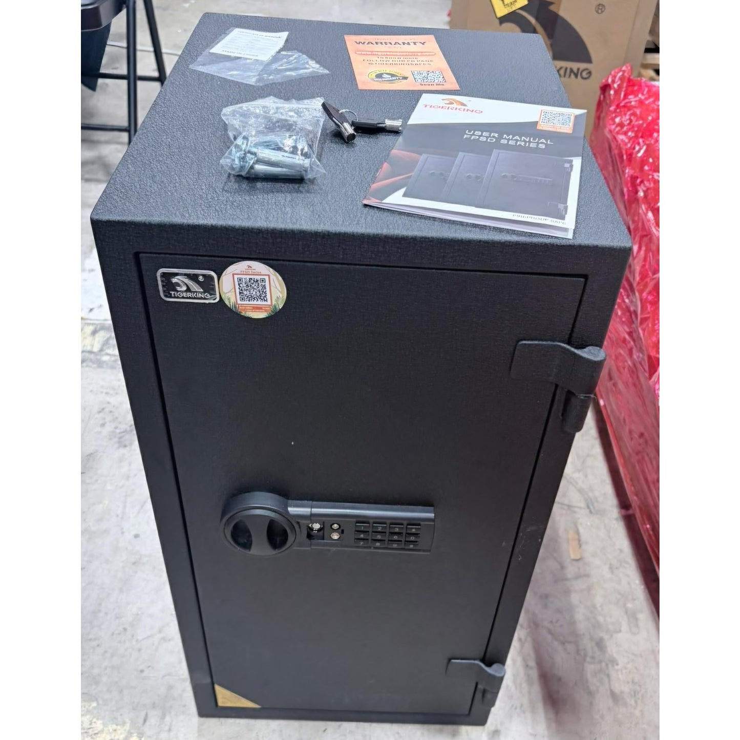 TIGERKING Fireproof Safe with Removable Shelf 3.47 Cubic Feet Safe Box