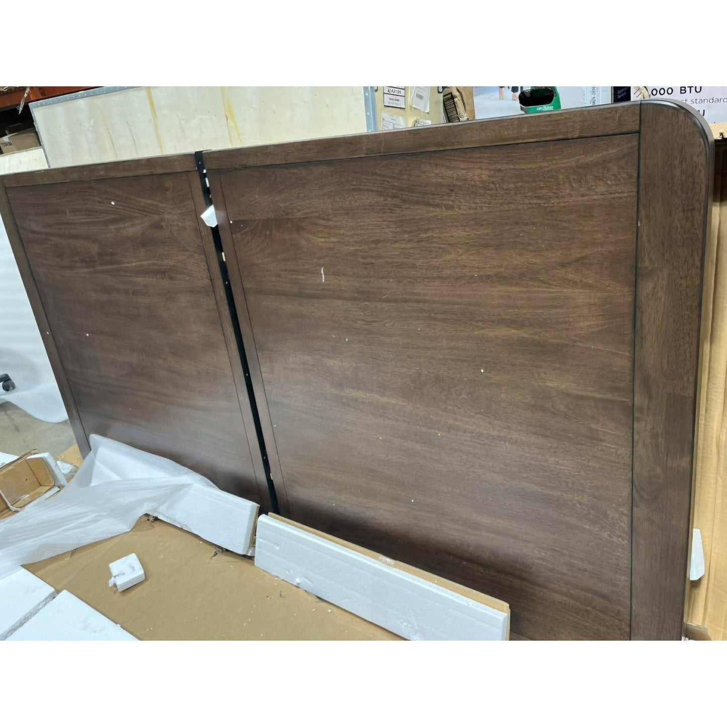 Seats 8 Signature Design by Ashley Yingden 1-Piece Extendable Dining Table, Brown