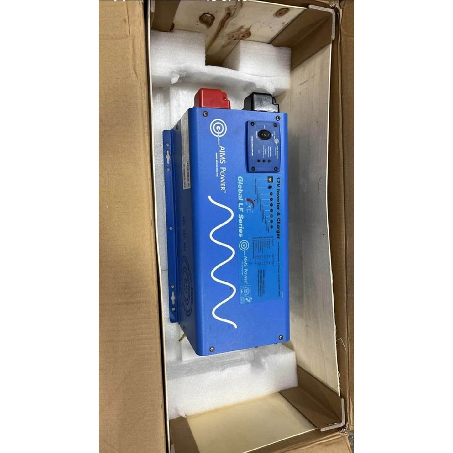$650 obo AIMS Power PICOGLF30W12V120VR 3000 Watt and 9000 Watt Surge 12VDC Input to 120VAC Output Pu