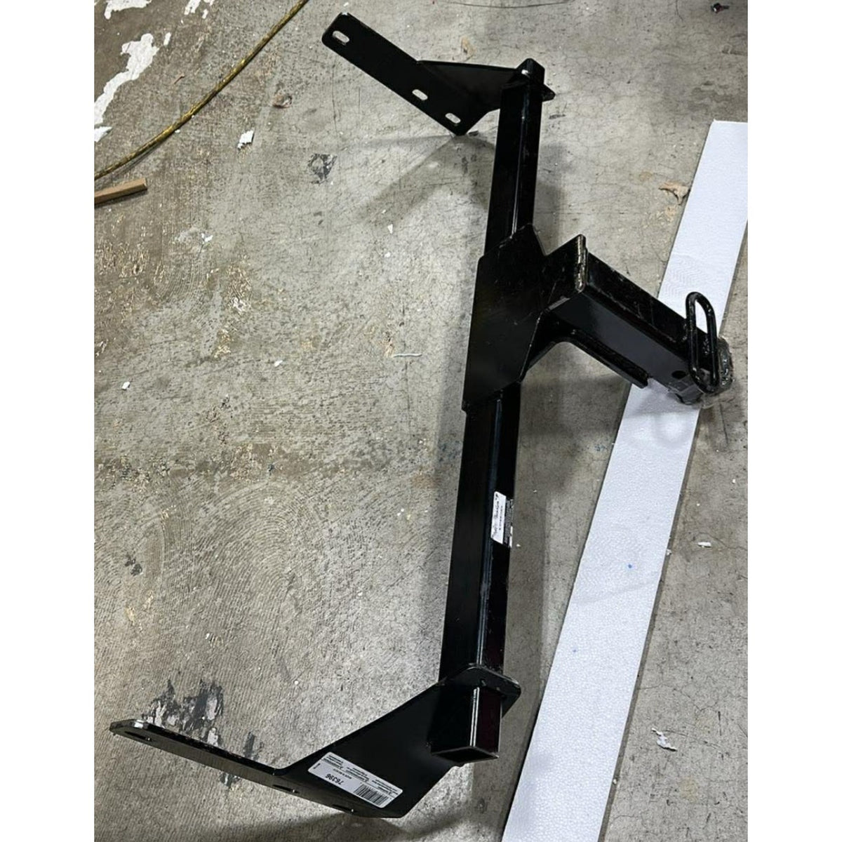 Draw-Tite 76396 Class 3 Trailer Hitch, 2 Inch Square Receiver, Black, Compatible  Nissan Rogue