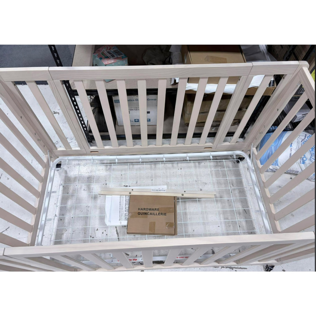 Carter's by Davinci Colby Grow Convertible Crib