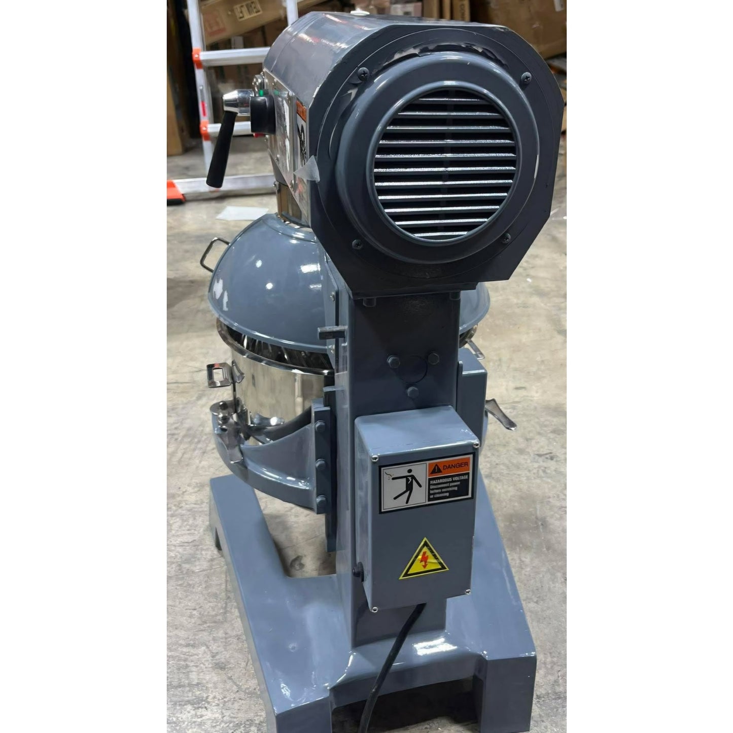 15 QT Commercial Food Mixer - Powerful 600W Motor, 3 Speeds, Stainless Steel Bowl & Attachments