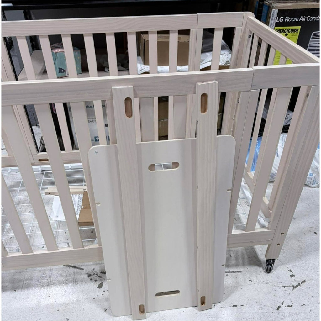 Carter's by Davinci Colby Grow Convertible Crib
