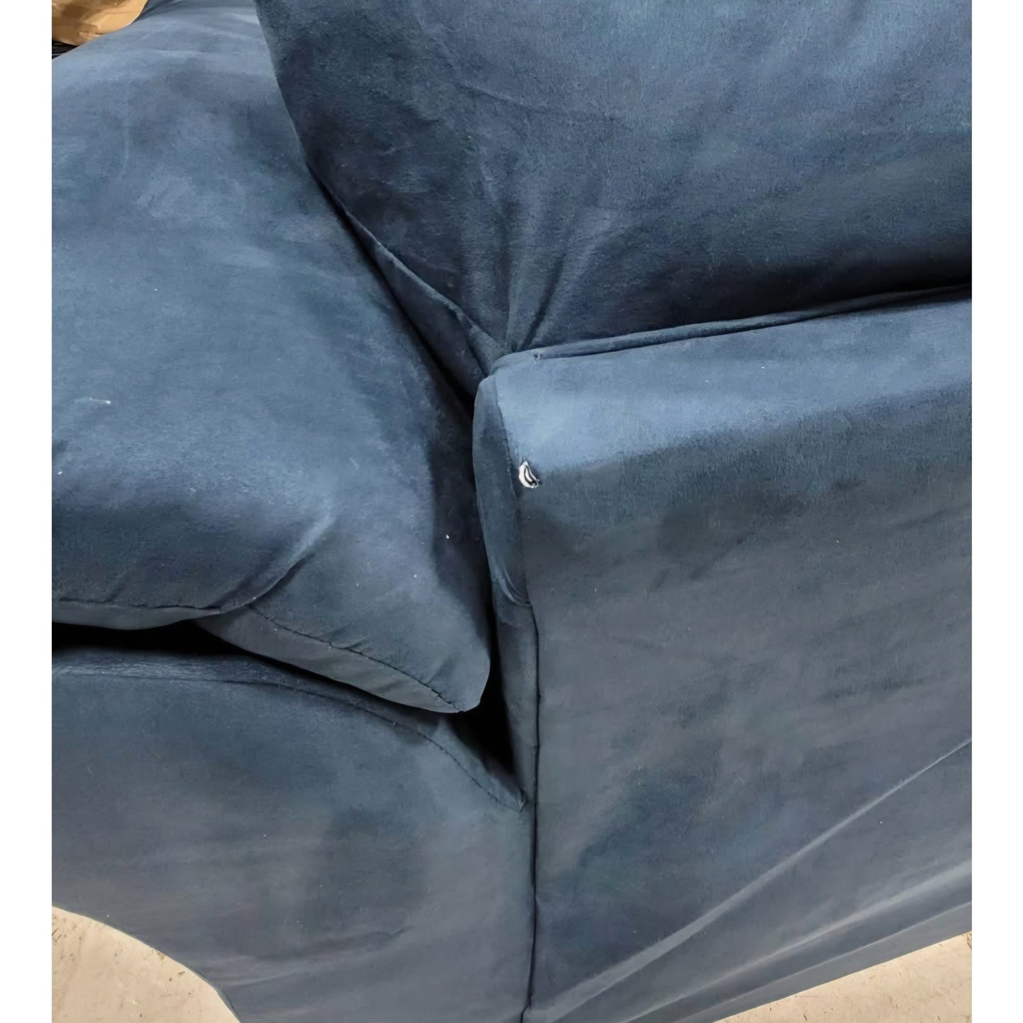Loveseat Signature Design by Ashley Darcy Casual Plush