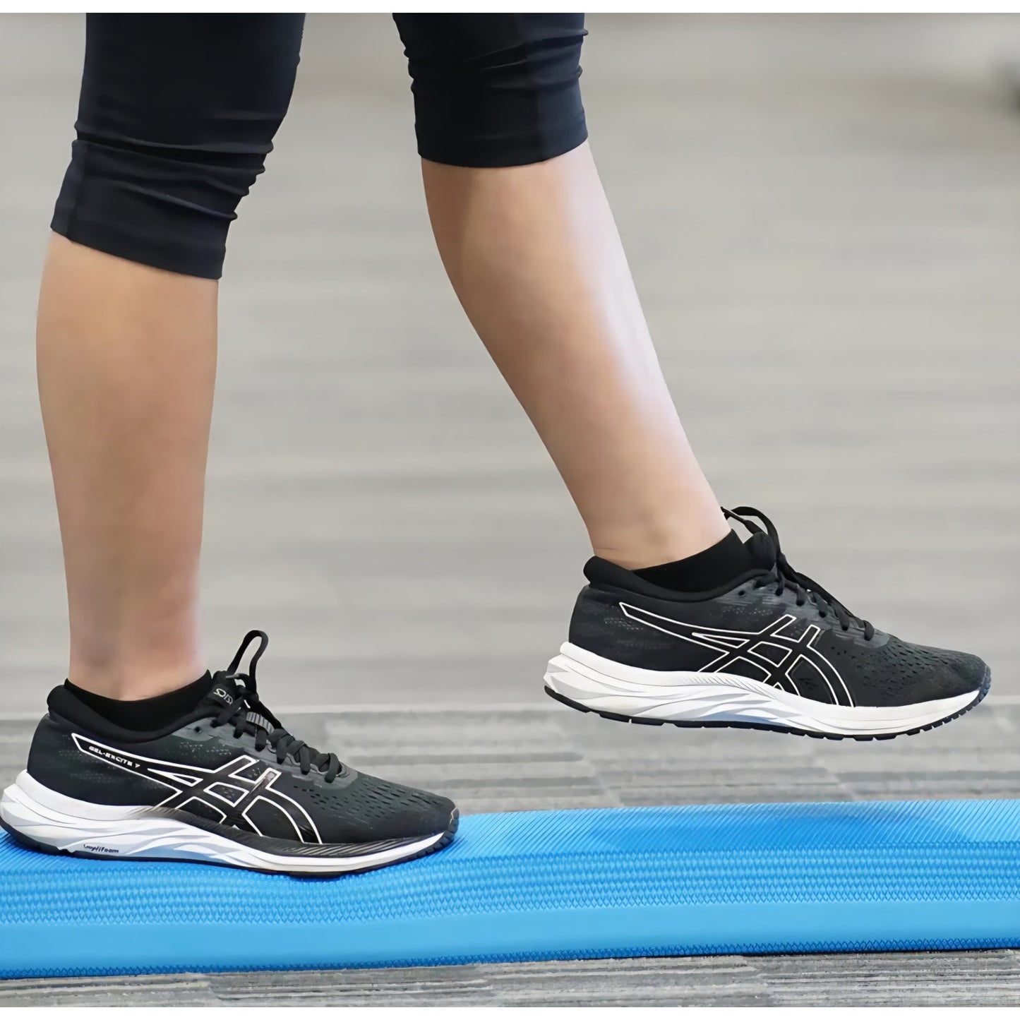 (101) Foam Balance Beam for Stability Rehabilitation and Physical Therapy