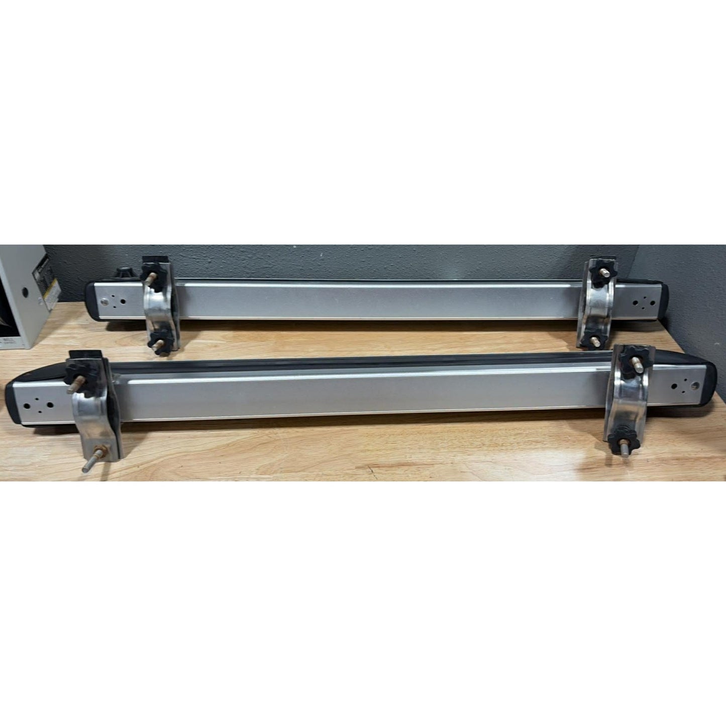 Leader Accessories Car Ski Snowboard Roof Racks, Fits Up to 6 Pairs of Skis or 4 Snowboards