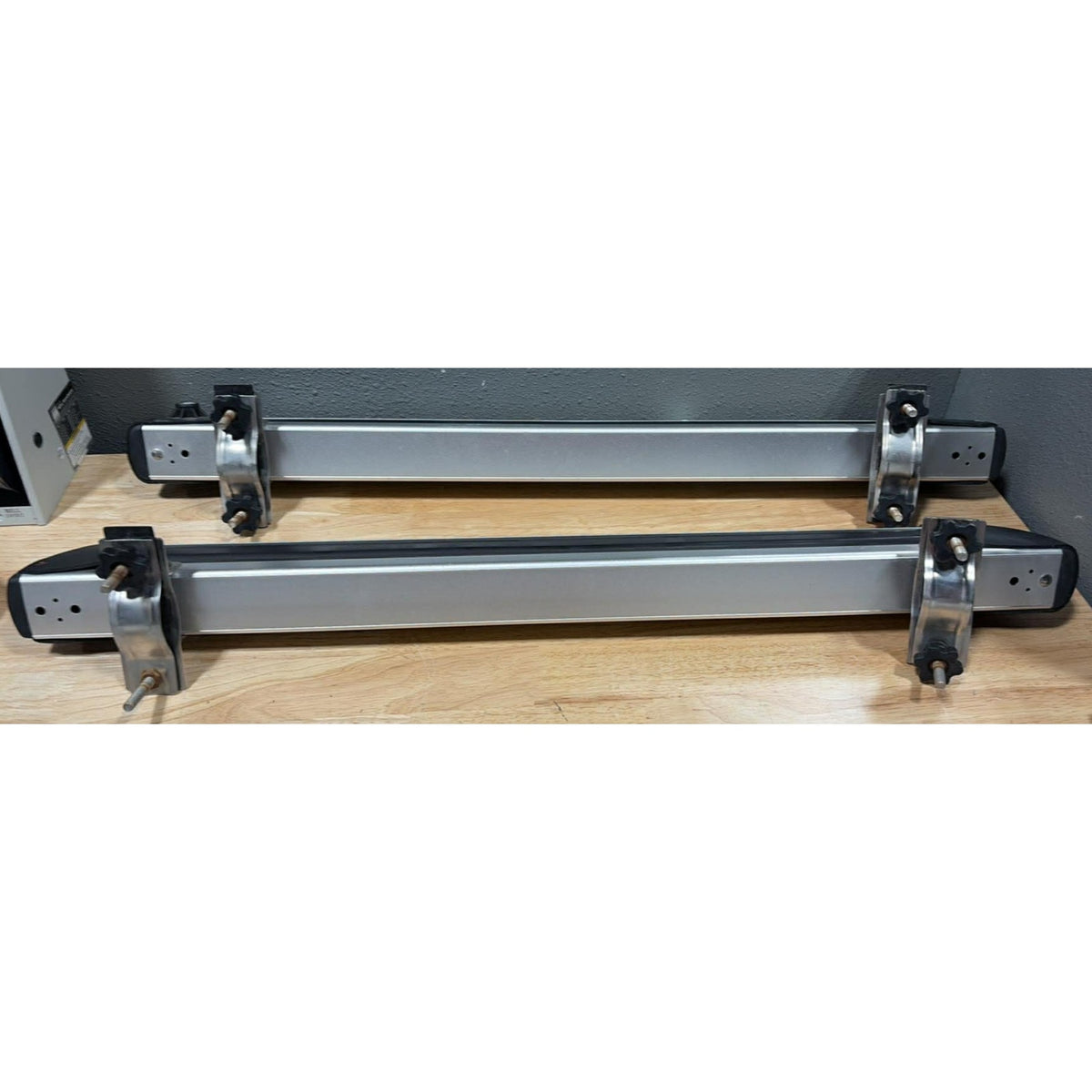 Leader Accessories Car Ski Snowboard Roof Racks, Fits Up to 6 Pairs of Skis or 4 Snowboards