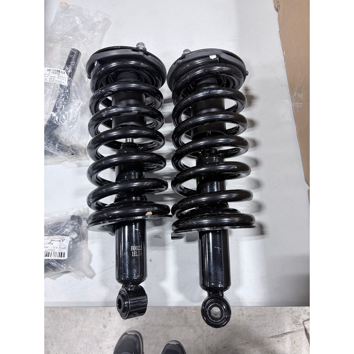 Nissan titan 2004- 2015 struts,