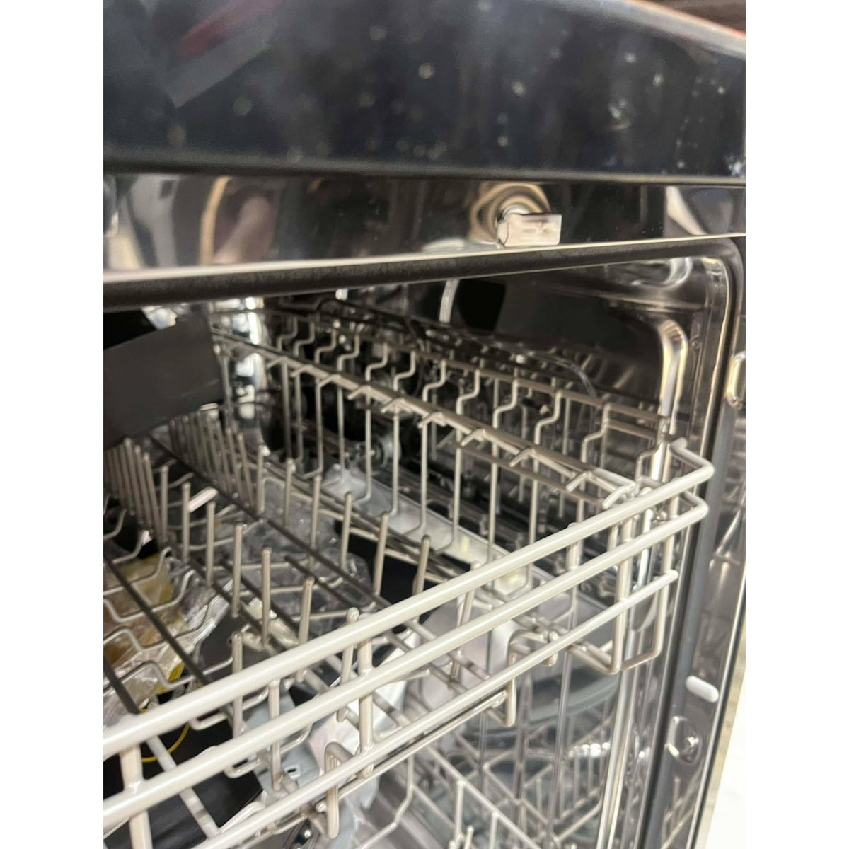 BLACK+DECKER 18-Inch Portable Dishwasher, 8-Place Setting Capacity Door Lock Broken